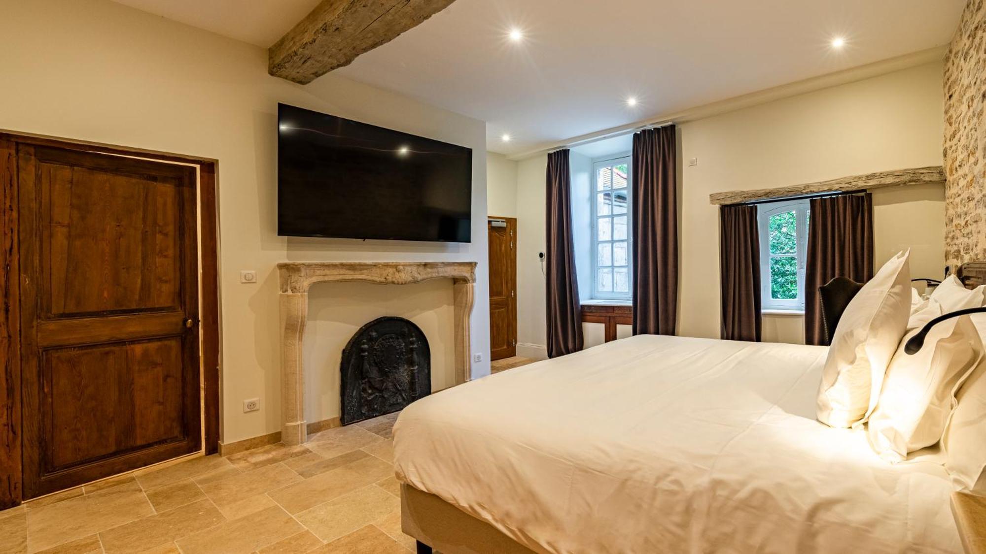 Les Remparts Hotels Et Demeures Historiques Бон Экстерьер фото