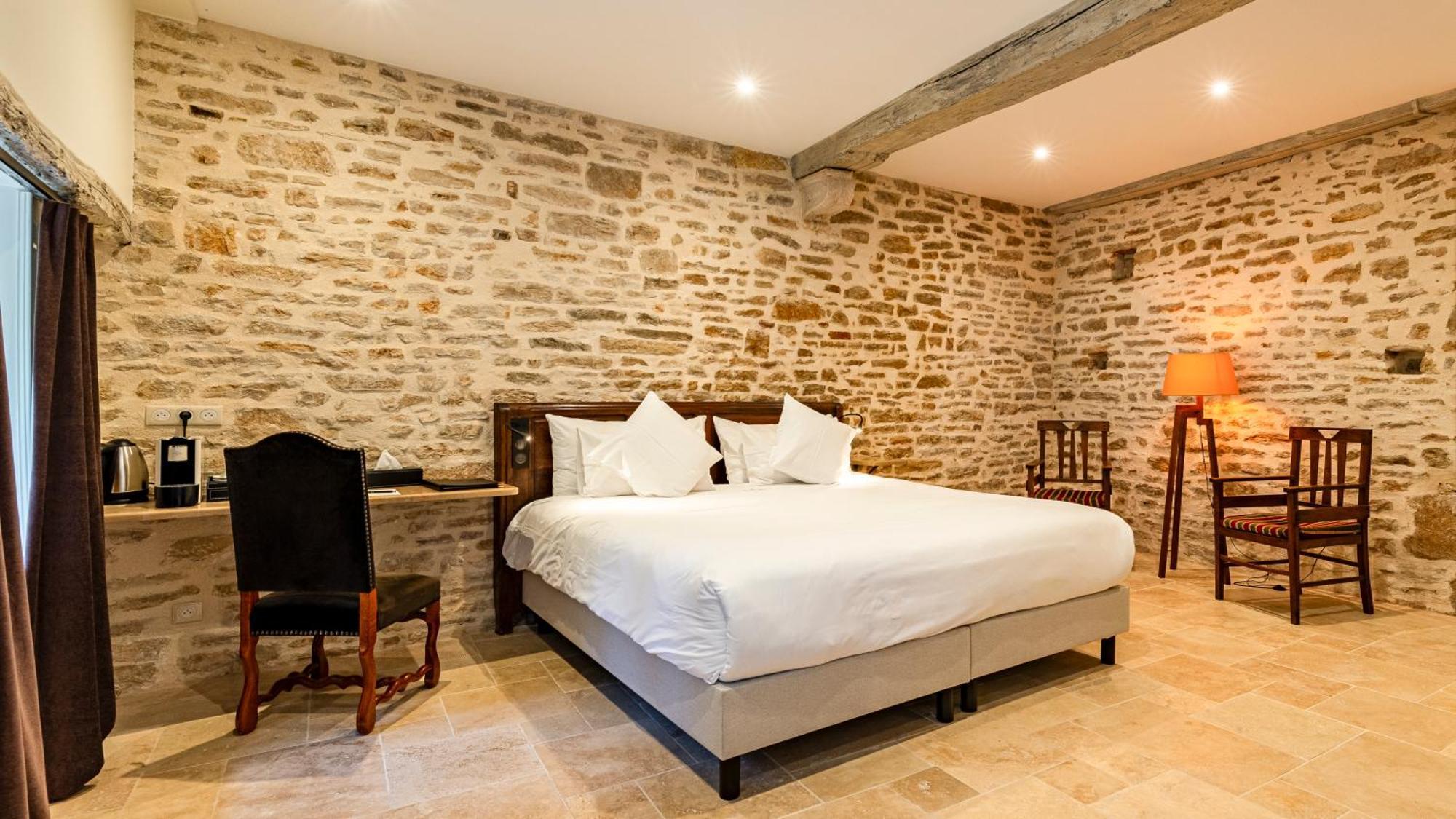 Les Remparts Hotels Et Demeures Historiques Бон Экстерьер фото