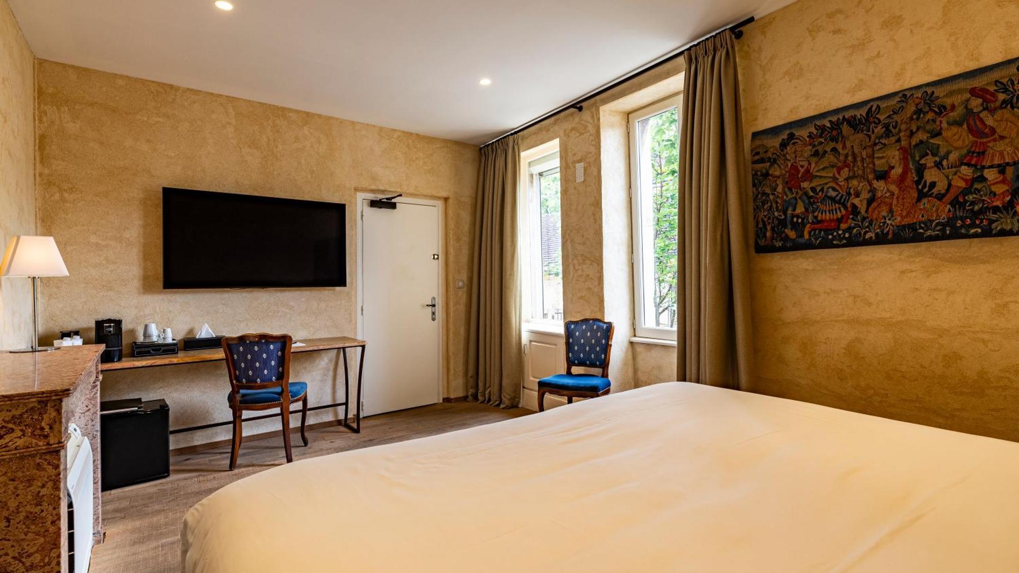 Les Remparts Hotels Et Demeures Historiques Бон Экстерьер фото
