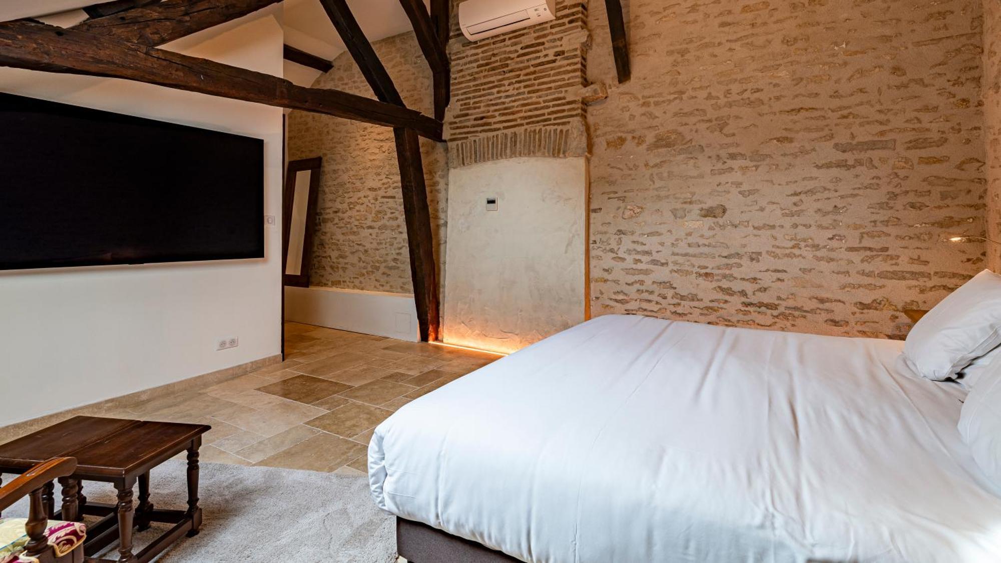 Les Remparts Hotels Et Demeures Historiques Бон Экстерьер фото